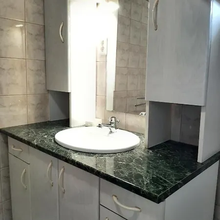Egri Apartmanhaz Feriehus
