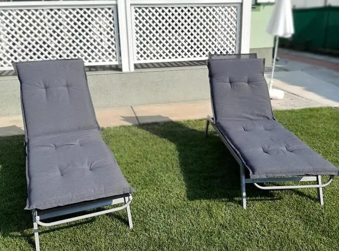 Egri Apartmanhaz בלטונפנבש